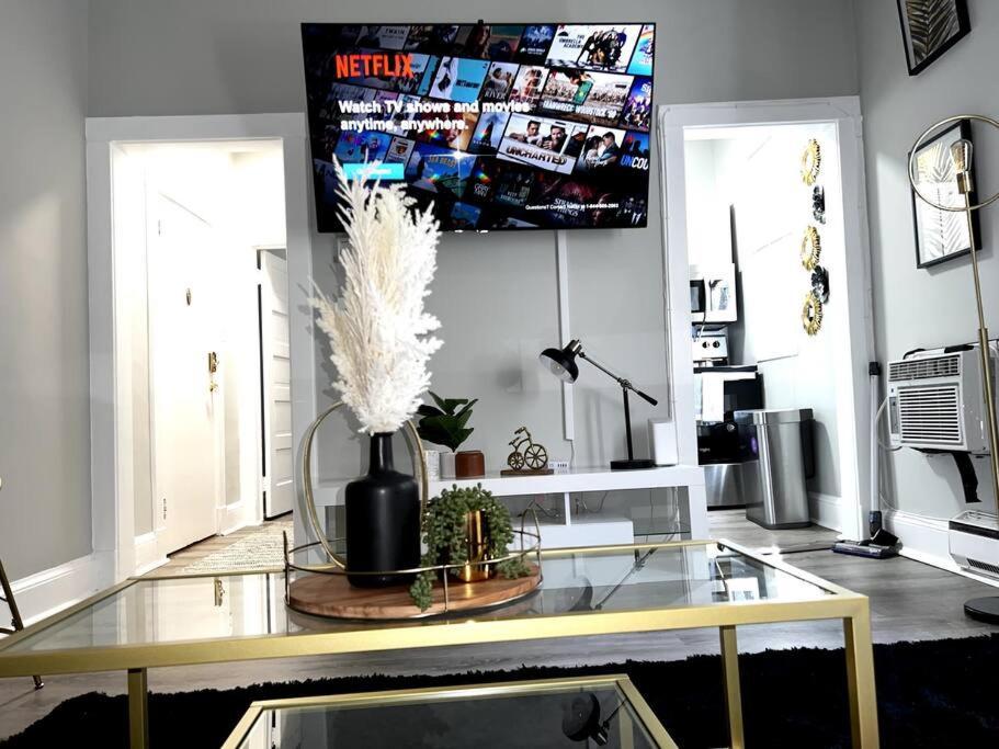 شقة Stylish 1Br Unit W/Free Parking-Walk To Metro واشنطن المظهر الخارجي الصورة